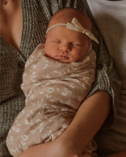 Load image into Gallery viewer, MUSLIN SWADDLE - WILD FLOWER Blush Pink
