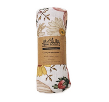Load image into Gallery viewer, MUSLIN SWADDLE - GARDEN FLORAL - WHITE