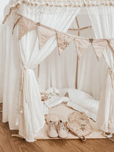 Load image into Gallery viewer, Bonne Mere Glitter Stars Bunting - Honey Gold